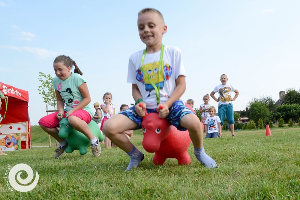 wyścigi na dmuchanych zabawkach